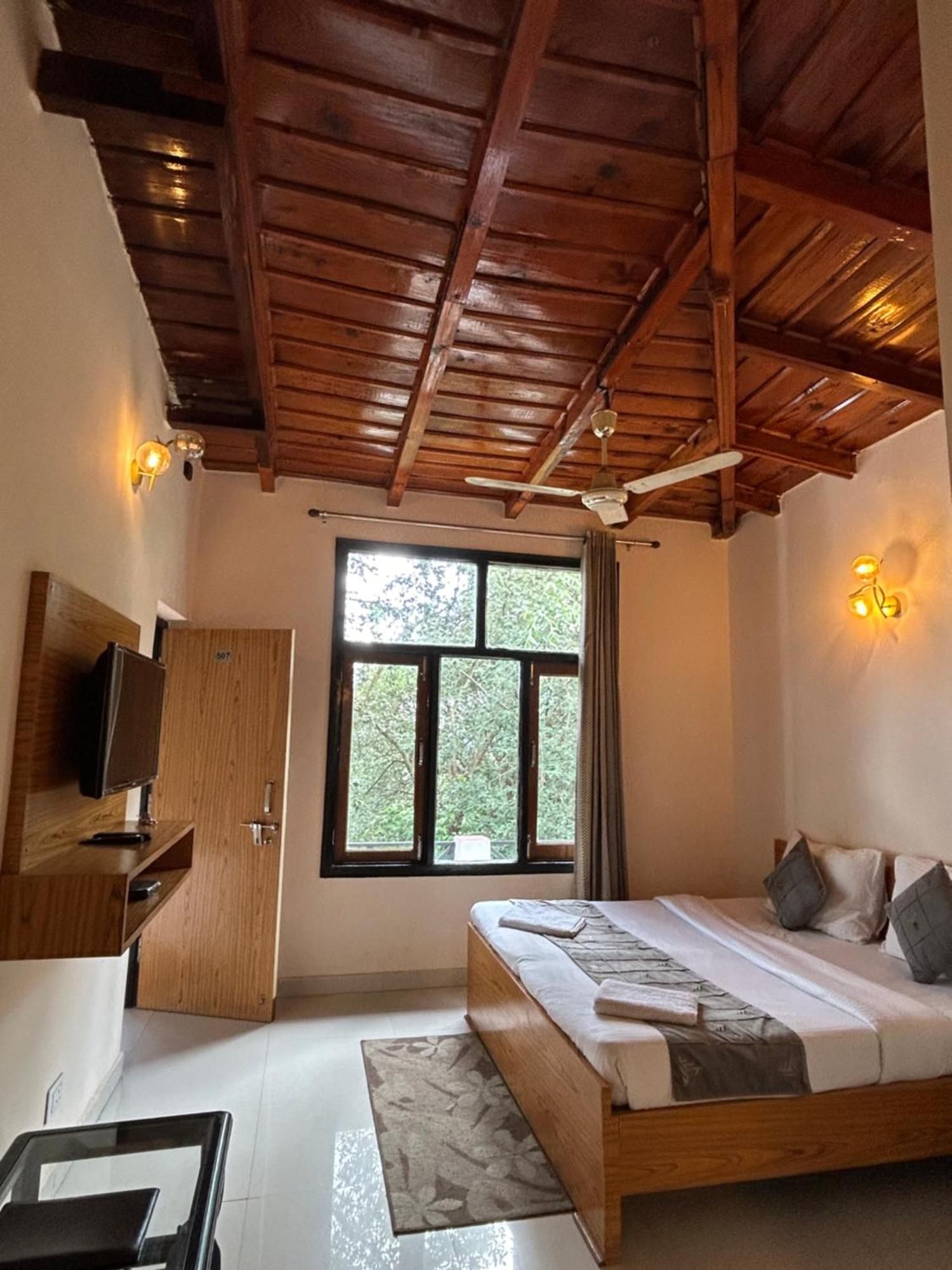 Hotel Maya Regency Bhīm Tāl 외부 사진