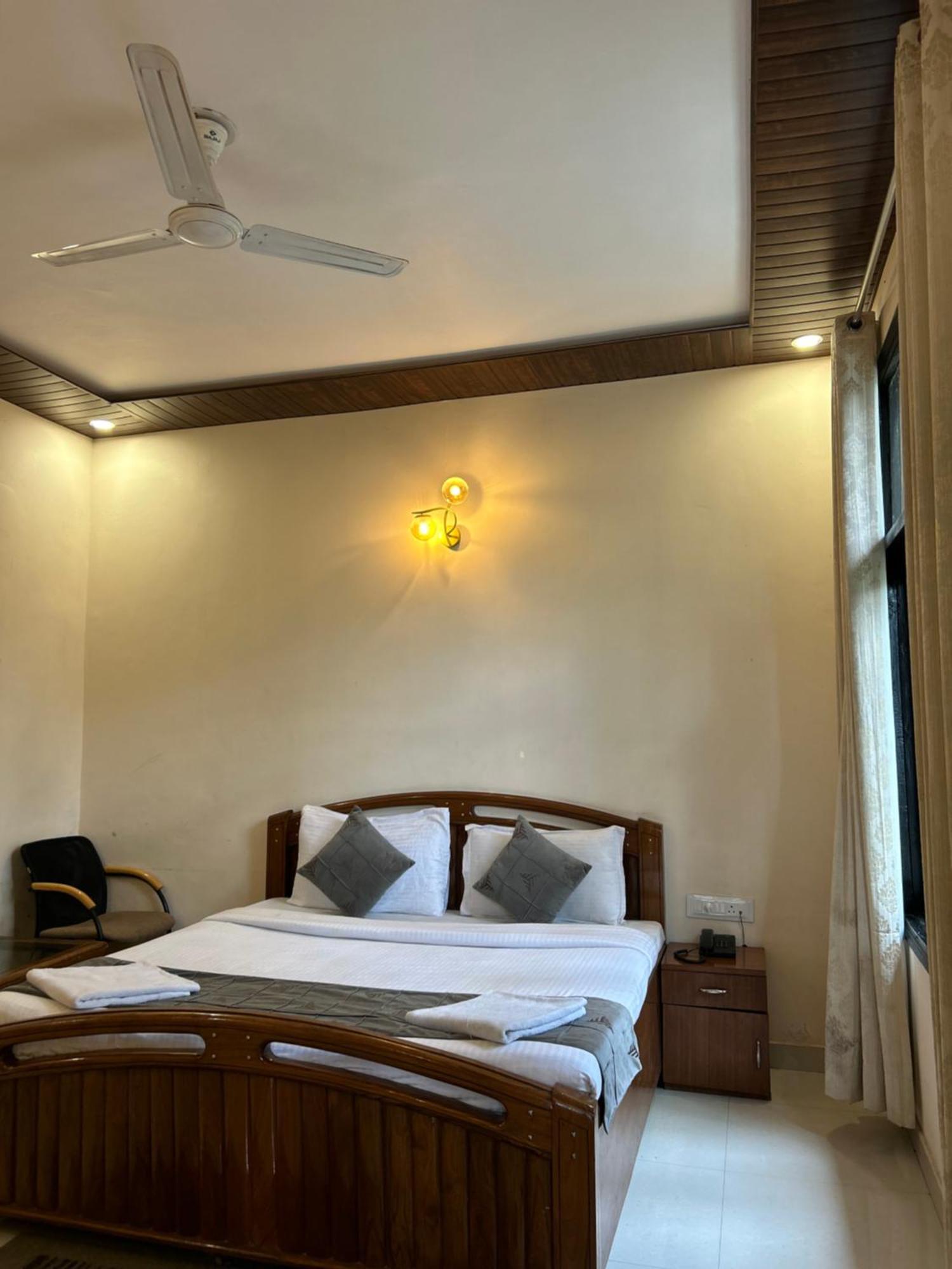 Hotel Maya Regency Bhīm Tāl 외부 사진